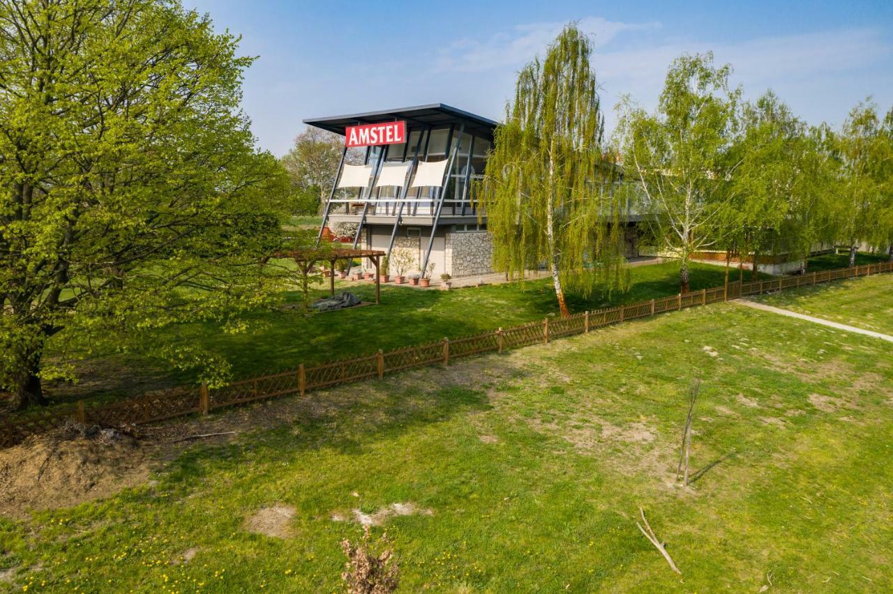 Amstel Hattyú Panzió -Érintésmentes bejelentkezés Győr Exterior foto