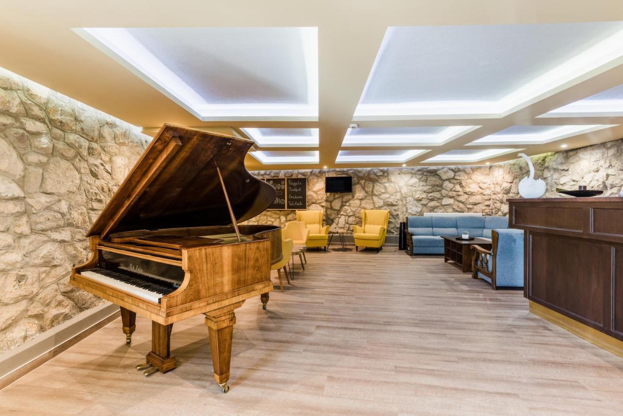 Amstel Hattyú Panzió -Érintésmentes bejelentkezés Győr Exterior foto